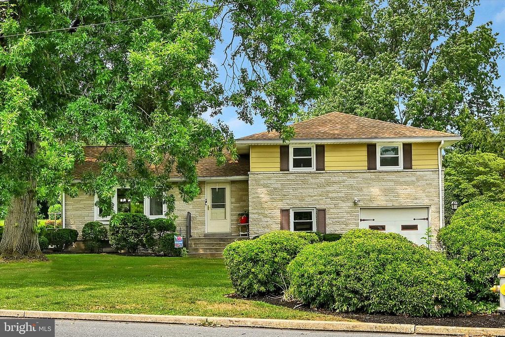33 JAYANN DR, Lebanon, PA 17042