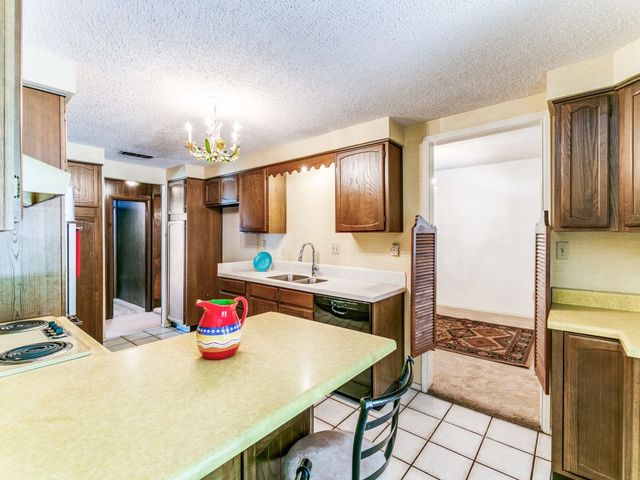 1132 N Irving Heights Drive, Irving, TX 75061