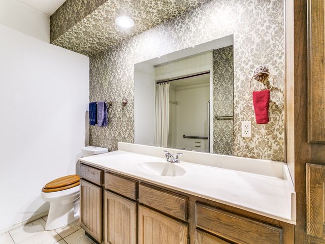 1132 N Irving Heights Drive, Irving, TX 75061
