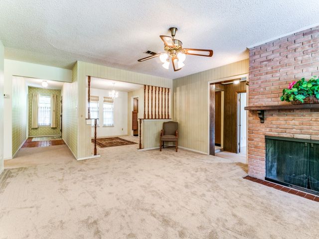 1132 N Irving Heights Drive, Irving, TX 75061