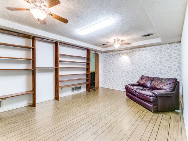 1132 N Irving Heights Drive, Irving, TX 75061