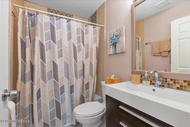 119 Avery Avenue J27, Long Branch, NJ 07740