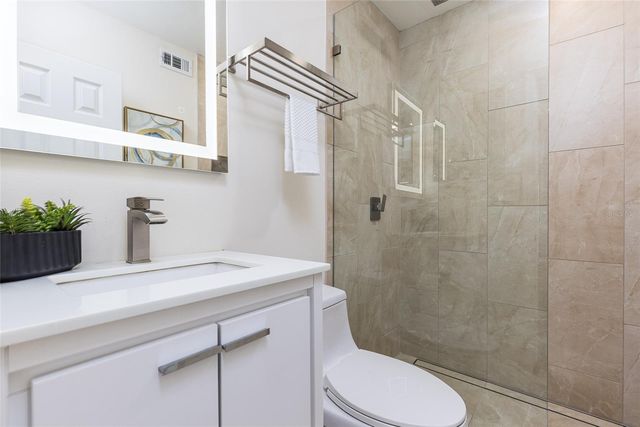 1913 WOODCREST DRIVE B, Winter Park, FL 32792