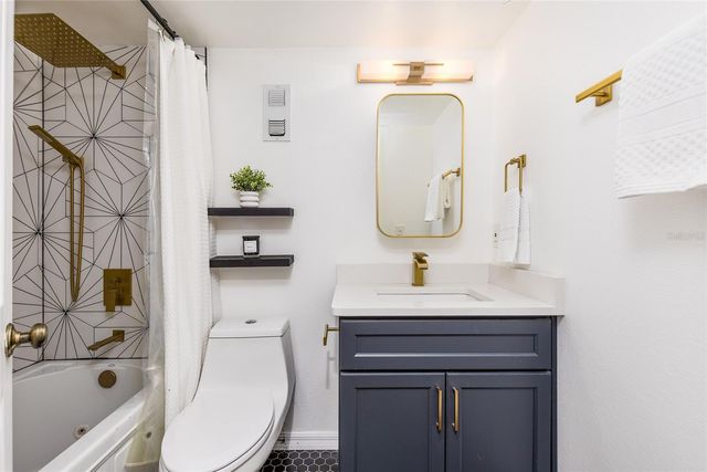 1913 WOODCREST DRIVE B, Winter Park, FL 32792