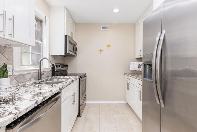 1913 WOODCREST DRIVE B, Winter Park, FL 32792