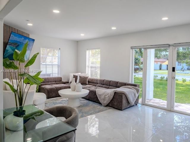 1435 Grant St, Hollywood, FL 33020