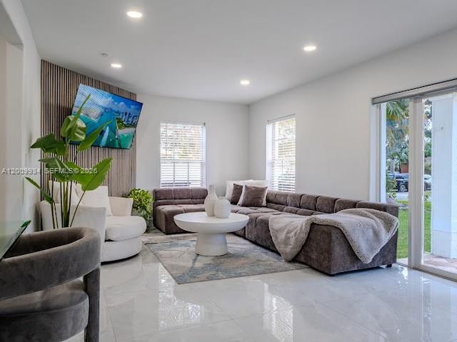 1435 Grant St, Hollywood, FL 33020