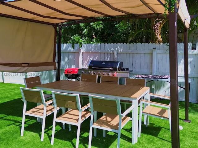 1435 Grant St, Hollywood, FL 33020