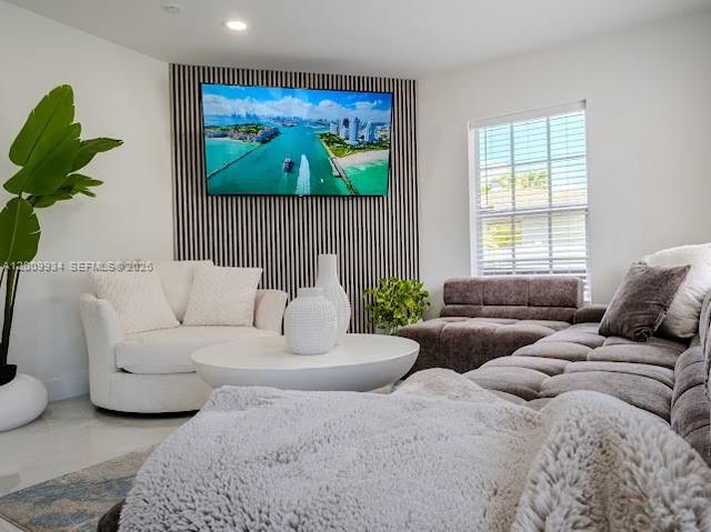 1435 Grant St, Hollywood, FL 33020