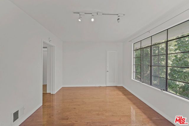 1323 N Olive Drive 39B, West Hollywood, CA 90069