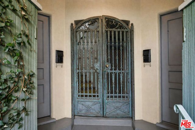 1323 N Olive Drive 39B, West Hollywood, CA 90069