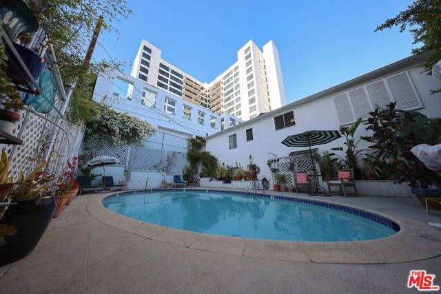 1323 N Olive Drive 39B, West Hollywood, CA 90069