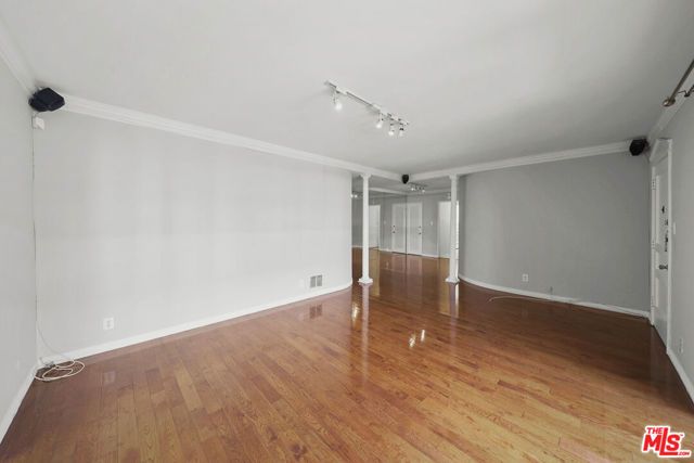 1323 N Olive Drive 39B, West Hollywood, CA 90069