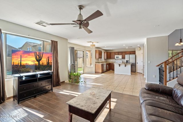 2527 W TAMARISK Avenue, Phoenix, AZ 85041