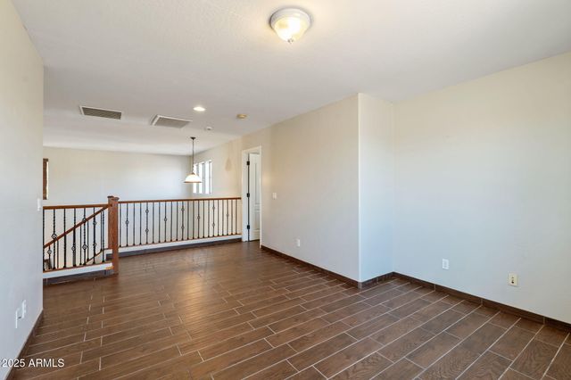 2527 W TAMARISK Avenue, Phoenix, AZ 85041