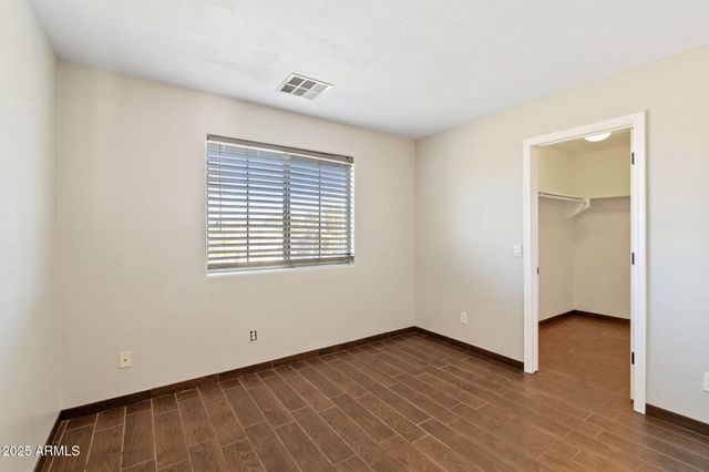 2527 W TAMARISK Avenue, Phoenix, AZ 85041