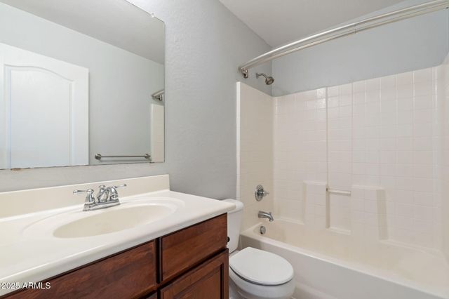 2527 W TAMARISK Avenue, Phoenix, AZ 85041