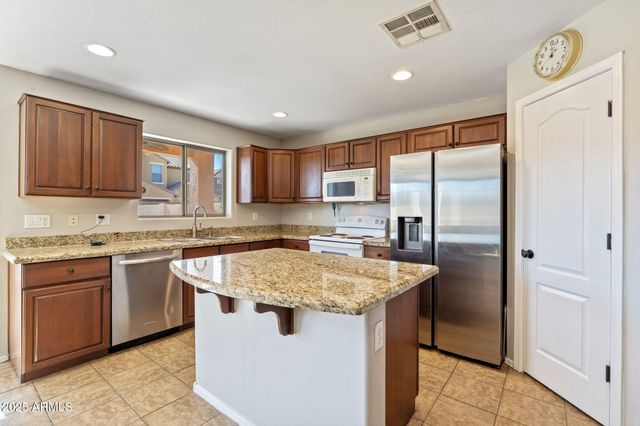 2527 W TAMARISK Avenue, Phoenix, AZ 85041