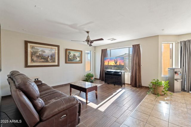 2527 W TAMARISK Avenue, Phoenix, AZ 85041