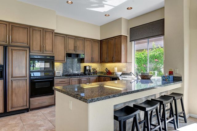 430 White Horse Trail, Palm Desert, CA 92211