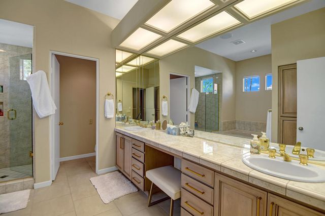 430 White Horse Trail, Palm Desert, CA 92211