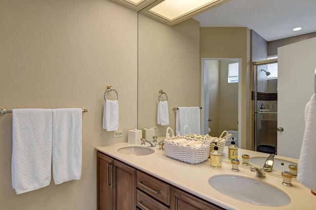 430 White Horse Trail, Palm Desert, CA 92211