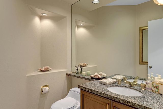 430 White Horse Trail, Palm Desert, CA 92211