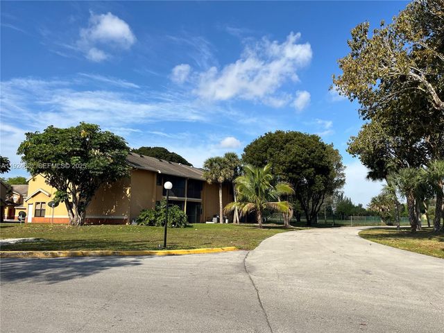 2501 NW 56th Ave 5-14, Lauderhill, FL 33313