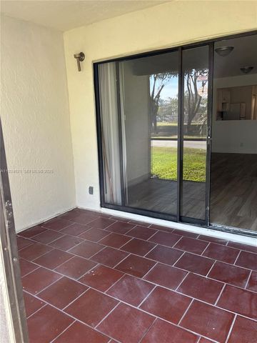 2501 NW 56th Ave 5-14, Lauderhill, FL 33313