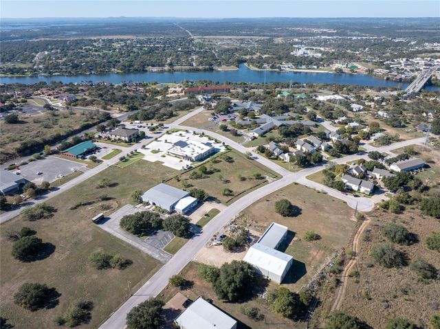 602 Gateway Central, Marble Falls, TX 78654