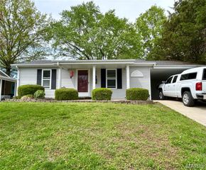209 Oak Street, Waterloo, IL 62298