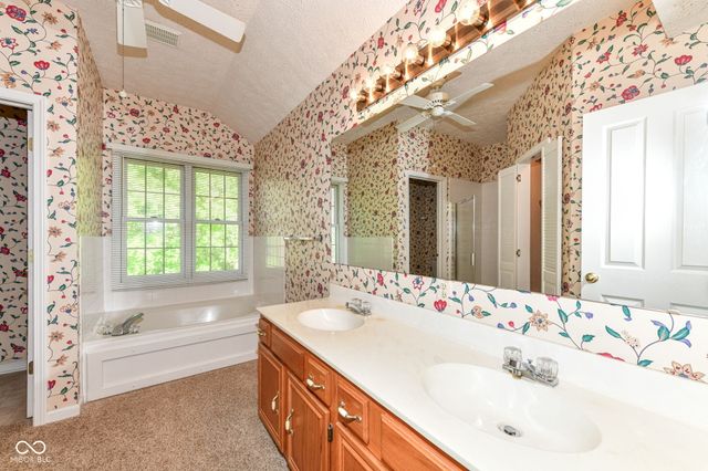 14811 Beacon Boulevard, Carmel, IN 46032