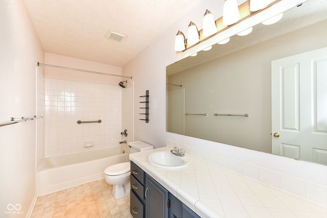 14811 Beacon Boulevard, Carmel, IN 46032