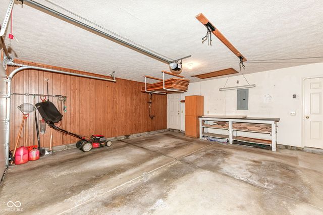 14811 Beacon Boulevard, Carmel, IN 46032