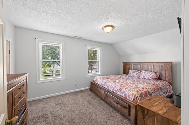 1076 Ross Avenue, Saint Paul, MN 55106