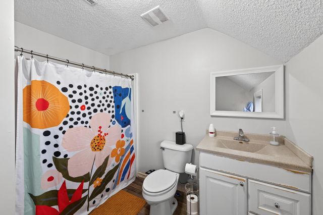 1076 Ross Avenue, Saint Paul, MN 55106