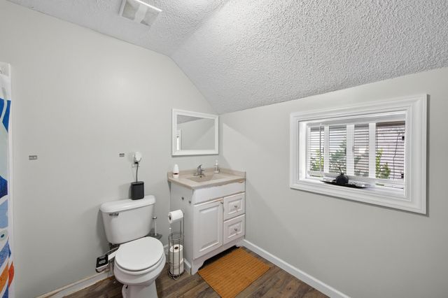 1076 Ross Avenue, Saint Paul, MN 55106