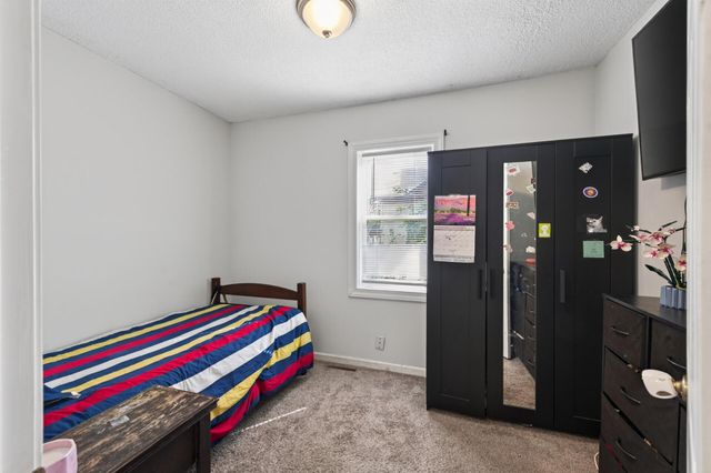1076 Ross Avenue, Saint Paul, MN 55106
