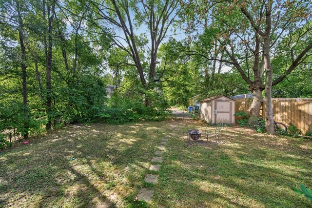 1076 Ross Avenue, Saint Paul, MN 55106
