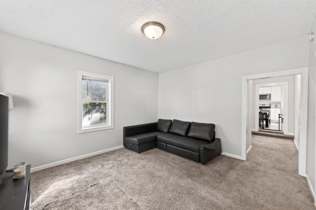 1076 Ross Avenue, Saint Paul, MN 55106