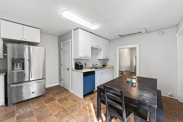 1076 Ross Avenue, Saint Paul, MN 55106