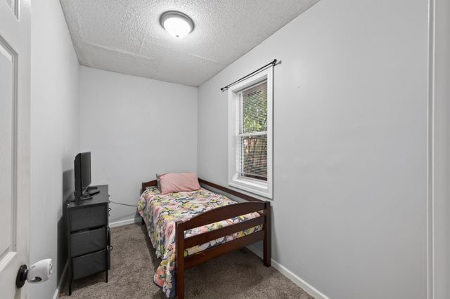 1076 Ross Avenue, Saint Paul, MN 55106