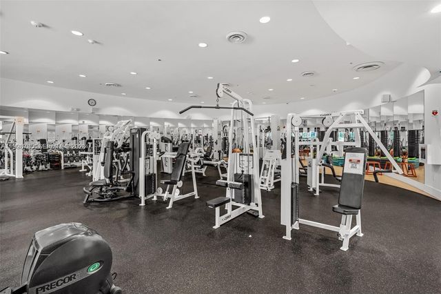 5600 Collins Ave 5C, Miami Beach, FL 33140