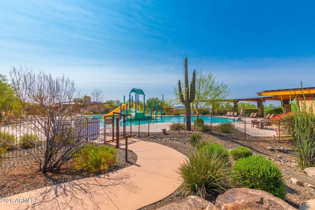 1828 W BLACK HILL Road, Phoenix, AZ 85085