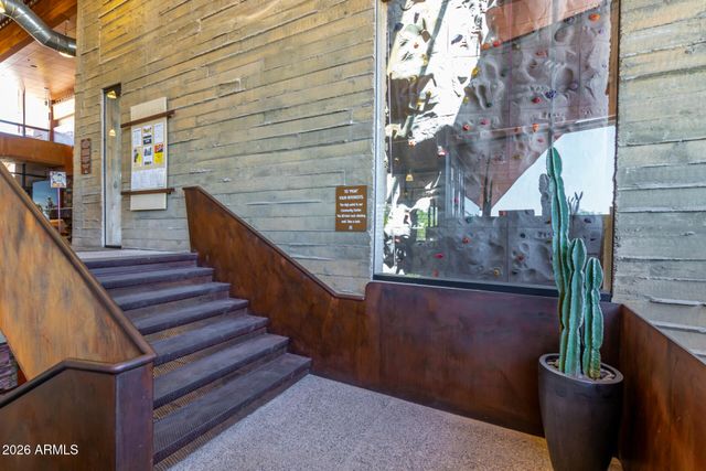 1828 W BLACK HILL Road, Phoenix, AZ 85085