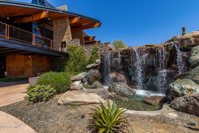 1828 W BLACK HILL Road, Phoenix, AZ 85085