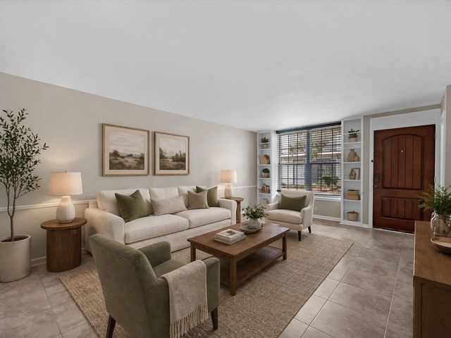 2647 Marilee Ln, Houston, TX 77057