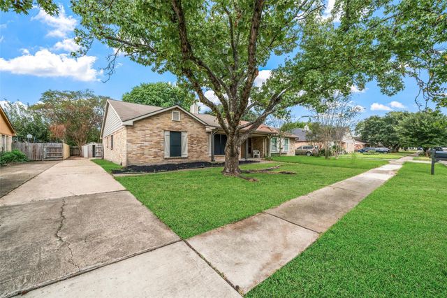 9230 Baronsmede Drive, Houston, TX 77083