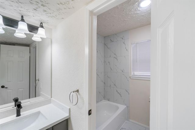9230 Baronsmede Drive, Houston, TX 77083