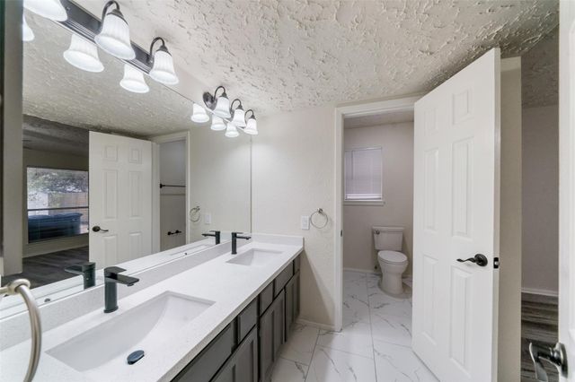 9230 Baronsmede Drive, Houston, TX 77083
